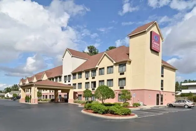 Comfort Suites Wilmington near Downtown