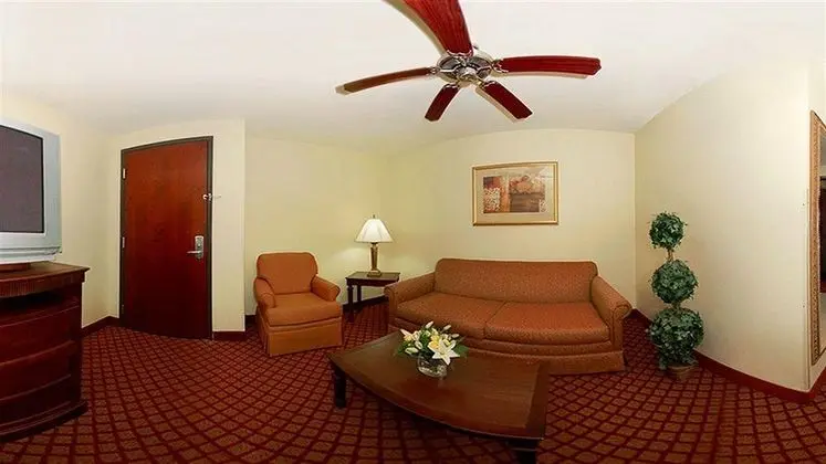 Comfort Suites Yukon - SW Oklahoma City
