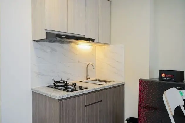 Comfort And Tidy 2Br Apartment At M-Town Residence Near Summarecon Mall - Mutfak