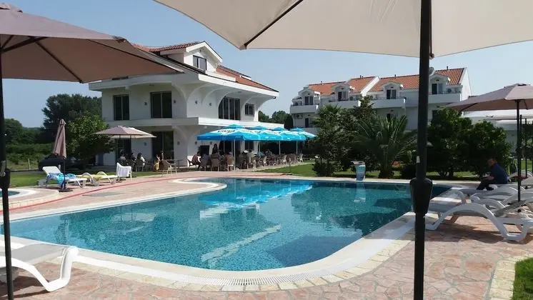Hotel Comfort - Havuz