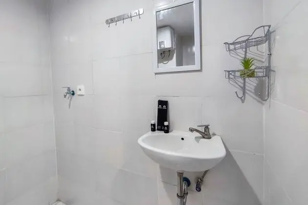 Comfort And Well Design Studio At Paltrow City Apartment - Banyo Tipleri