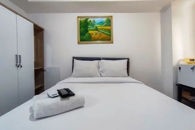 Comfort And Well Design Studio At Paltrow City Apartment - Oda
