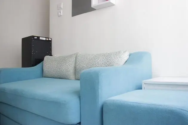 Comfortable 2BR Apartment at Grand Asia Afrika Residence near Alun Alun Bandung - İç Mekan