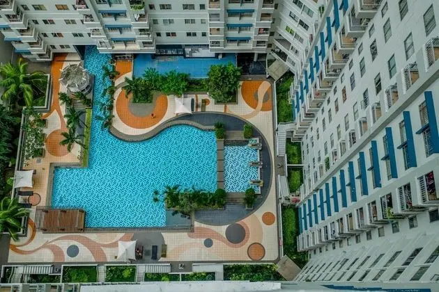 Comfortable 2BR Apartment at Sudirman Park - Havuz
