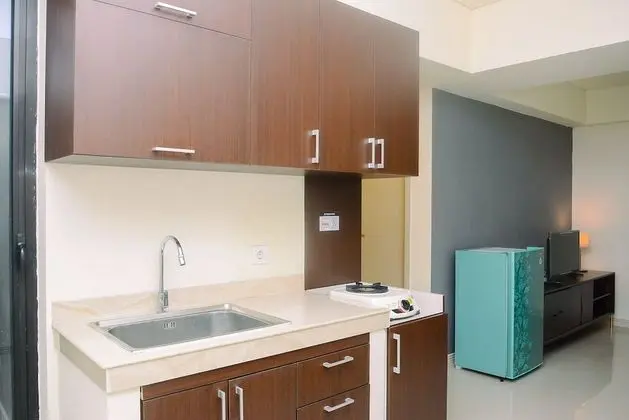 Comfortable 2BR at Meikarta Apartment - Mutfak