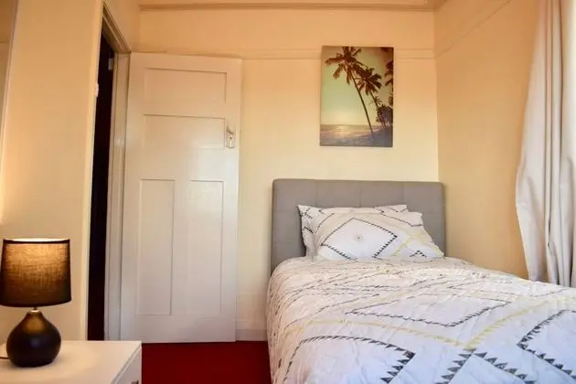 Comfortable 3 Bedroom Apartment In Trendy Haberfield - Oda