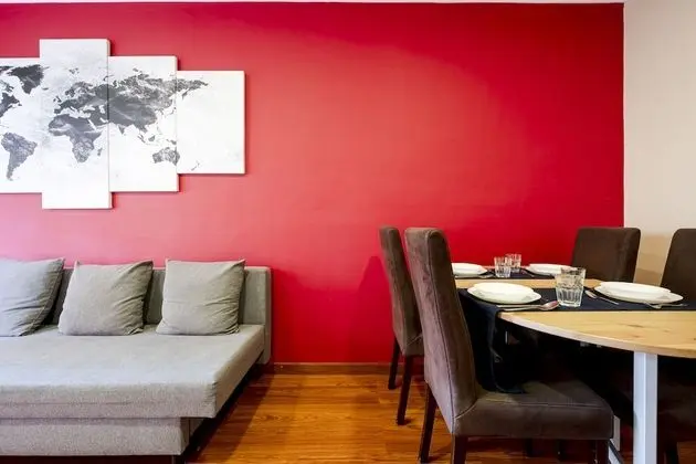 Comfortable 3BR Apartment Close to Placa Espana and Sants Station - Oda Düzeni