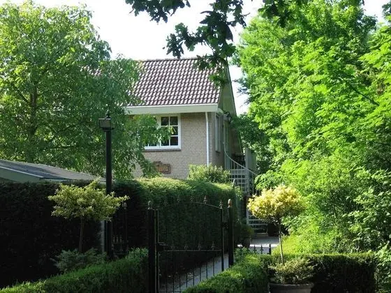 Comfortable Apartment in a Quiet Area, Nearby Woods and Beach