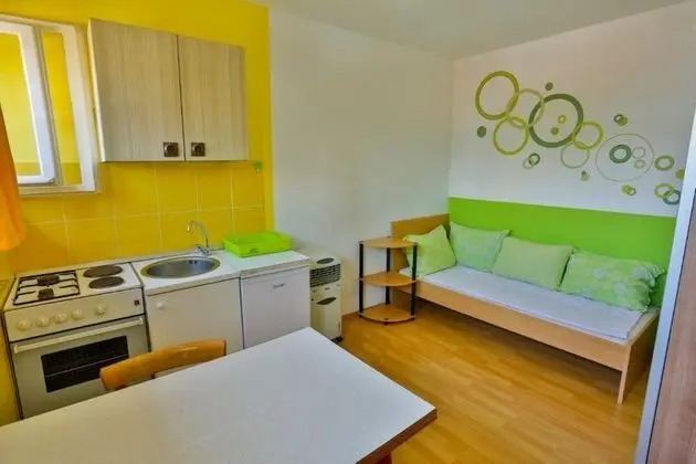 Comfortable Apartment With Balcony & Garden View - Oda