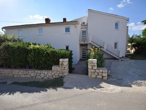 Comfortable Apartment With Balcony Near the Beach - Dış Mekan