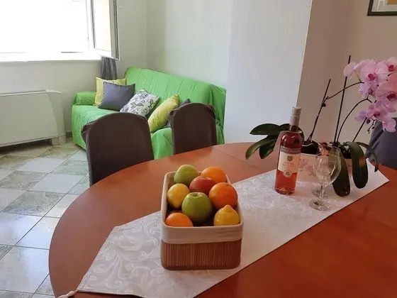Comfortable Apartment With Coverd Balcony and Sea View, Near the Beach - Yerinde Yemek