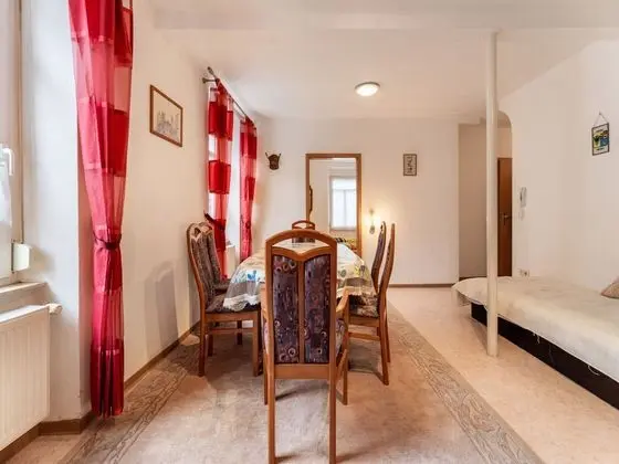 Comfortable Apartment in Ediger-eller Eifel Near Town Centre - Yerinde Yemek