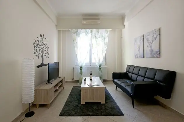 Comfortable Apartment At The Foot of The Odeon of Herodes Atticus