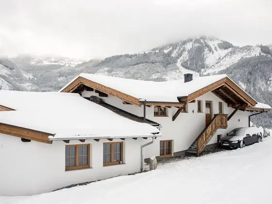 Comfortable Apartment in Kaprun Near Ski Lift - Dış Mekan