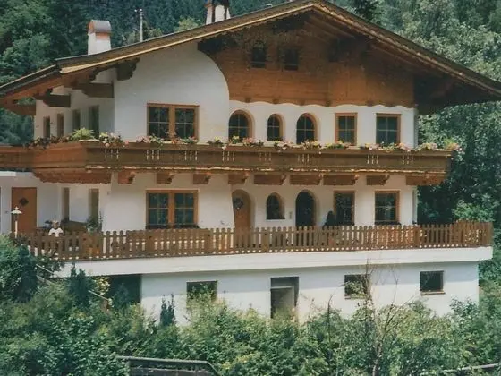 Comfortable Apartment in Mayrhofen With Garden - Dış Mekan