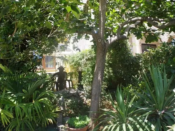 Comfortable Apartment Near the Sea, the City Center and a Nature Park - Dış Mekan