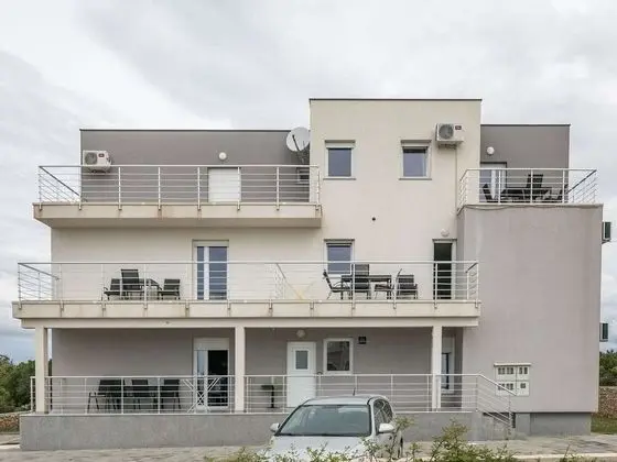Comfortable Apartment in Novalja near Zrče Beach - Dış Mekan