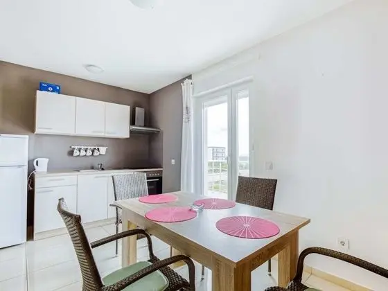 Comfortable Apartment in Novalja near Zrče Beach - Mutfak