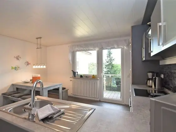 Comfortable Apartment in Quiet Location With Gorgeous South-facing Balcony - Mutfak