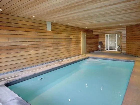 Comfortable Chalet With Indoor Pool, Hammam and Sauna Near Stoumont - Havuz