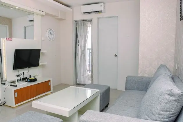 Comfortable Combined Unit 3BR at Bassura City Apartment near Mall - İç Mekan