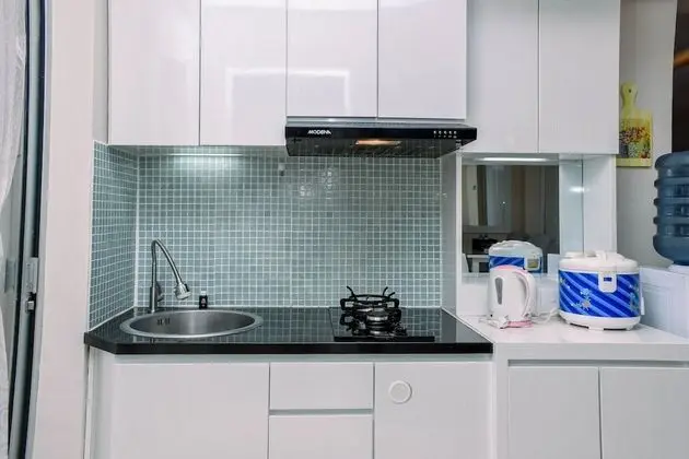 Comfortable Combined Unit 3BR at Bassura City Apartment near Mall - Mutfak