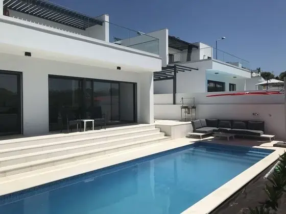 Comfortable Villa in Coto With Swimming Pool