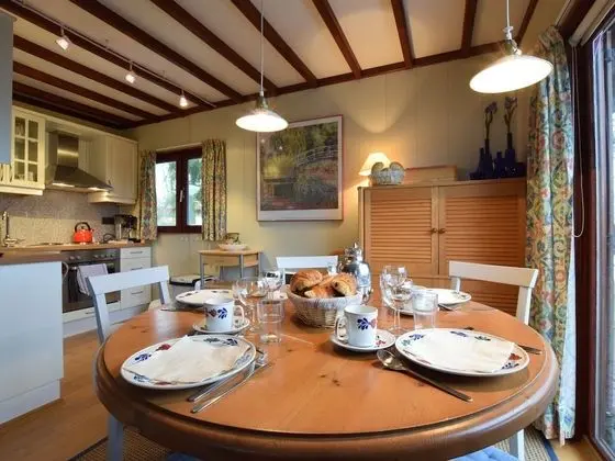 Comfortable Cottage Near Lake Cherapont - Yerinde Yemek