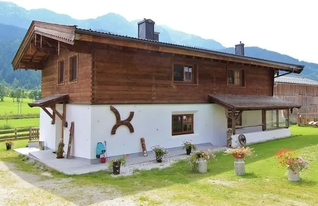 Comfortable Cottage Near Ski Area in Leogang
