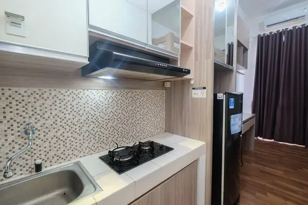 Comfortable and Cozy Stay Studio at Dave Apartment - Mutfak