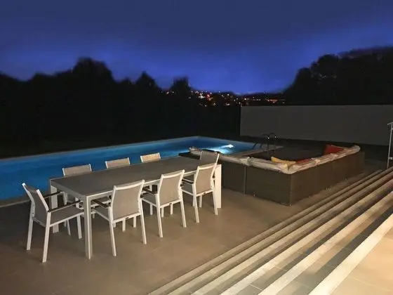 Comfortable Detached Villa With Private Pool and Beautiful Views