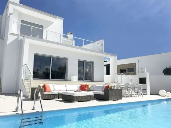 Comfortable Detached Villa With Private Pool and Beautiful Views - Dış Mekan