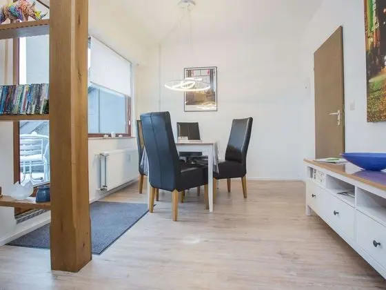 Comfortable Flat With Balcony in an Ideal Location in Niederfeld Near Winterberg - Yerinde Yemek