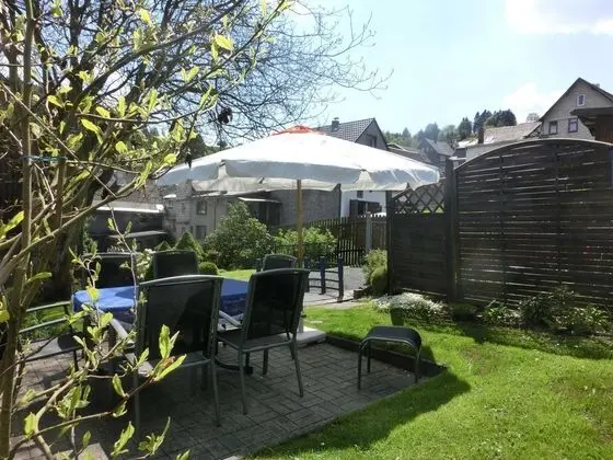 Comfortable Flat With Garden and Terrace in the Middle of the Thuringian Forest - Yerinde Yemek