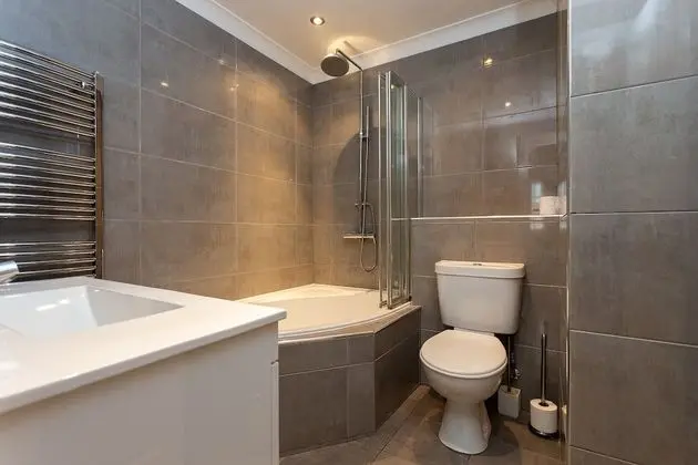 Comfortable Flat Near Liverpool Street With 2 Bedrooms - Banyo Tipleri
