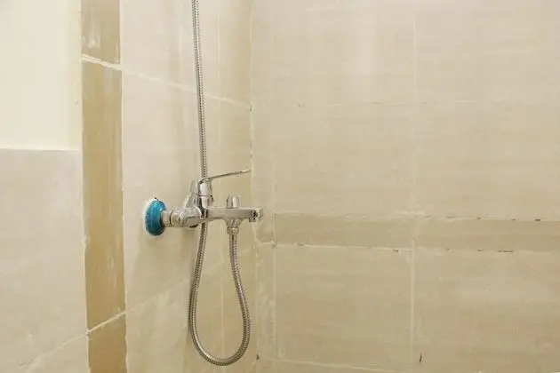 Comfortable and High Floor 2BR at Meikarta Apartment - Banyo Tipleri