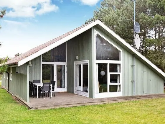 Comfortable Holiday Home in Dannemare with Hot Tub