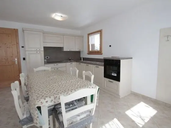 Comfortable Holiday Home in Livigno Near Ski Lift - Mutfak