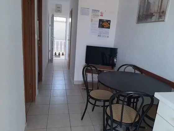 Comfortable Holiday Home in Okrug Gornji Near Bocici Beach