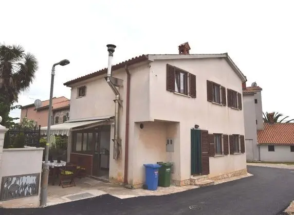 Comfortable Holiday Home Only 500m to the sea With Outdoor Kitchen, Wifi and Airco