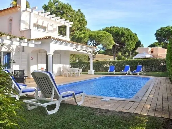 Comfortable Holiday Home in Vilamoura With Pool