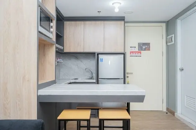 Comfortable and Homey 2BR Apartment at M-Town Residence - Mutfak