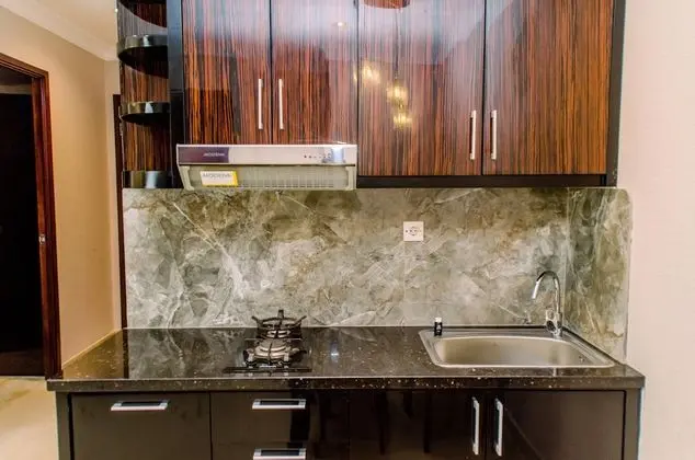 Comfortable And Homey 2Br At Mangga Dua Apartment - Mutfak