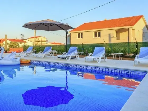 Comfortable Villa in Kaštel Novi With Pool - Havuz