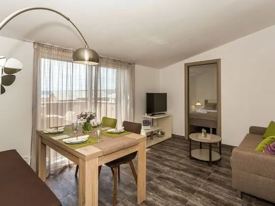 Comfortable Villa in Kaštel Novi With Pool - Yerinde Yemek