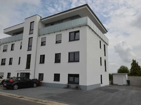 Comfortable and Luxurious Apartment in a Wooded Area With Sweeping Views