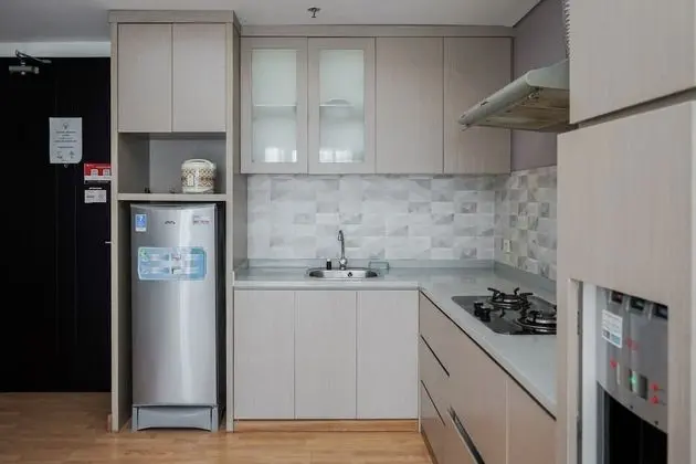 Comfortable And Minimalist 1Br At Casa De Parco Apartment - Mutfak