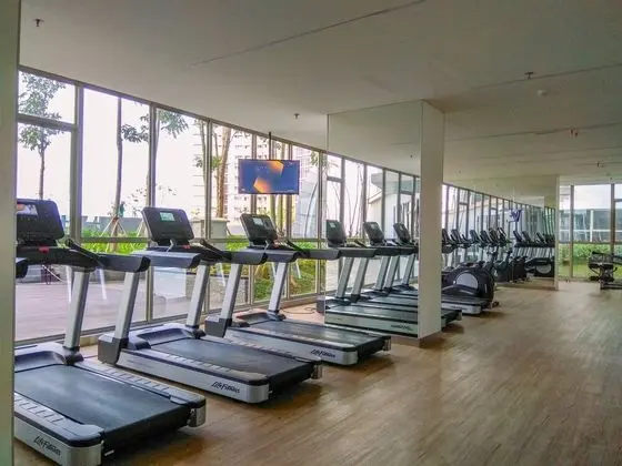 Comfortable And Minimalist 2Br At Gold Coast Apartment - Fitness