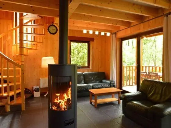 Comfortable Modern Chalet With Wood Finish - Öne Çıkan Resim