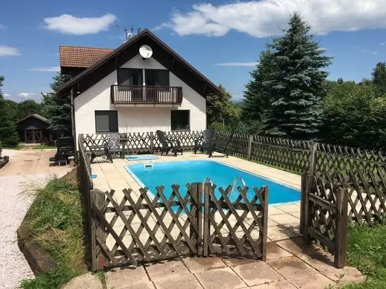 Comfortable, Nicely Furnished Holiday Home With Private Swimming Pool in Stunning Location - Havuz